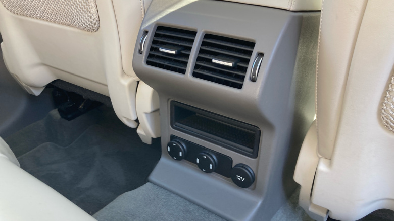 Jaguar F-Pace 2.0d Portfolio 5dr Auto AWD Diesel Estate